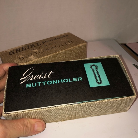 Vintage Greist Products Rotary Buttonholer with attachments and manual - 1956- - Picture 2 of 7